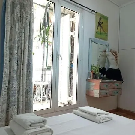 Kyriaki 's Artistic Next Metro Agios Ioannis Apartment *